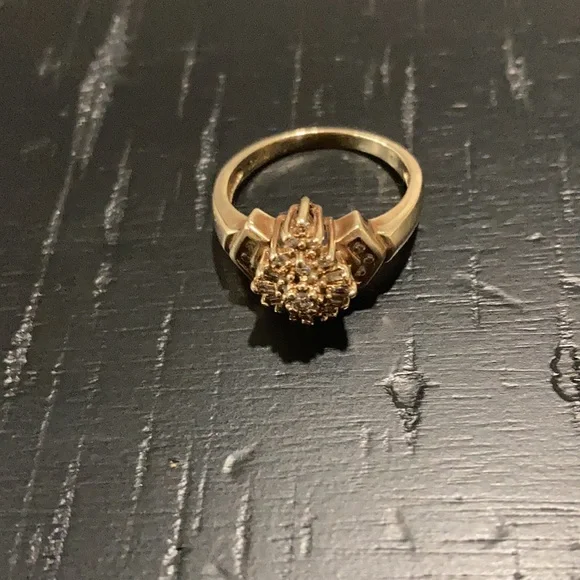 10 k gold ring - Picture 1 of 6
